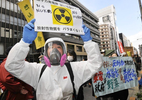 Japonezii protestează faţă de planurile guvernului de a reporni reactoarele nucleare