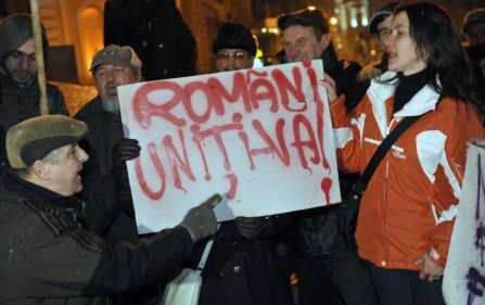 Românii din stradă, IGNORAŢI  de Băsescu. Prima ieşire publică a preşedintelui, de la începerea protestelor din ţară