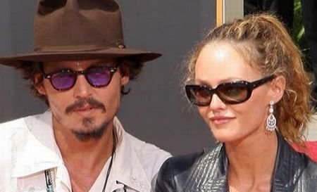 Probleme în...Paradis! Johnny Depp s-a despărţit de Vanessa?