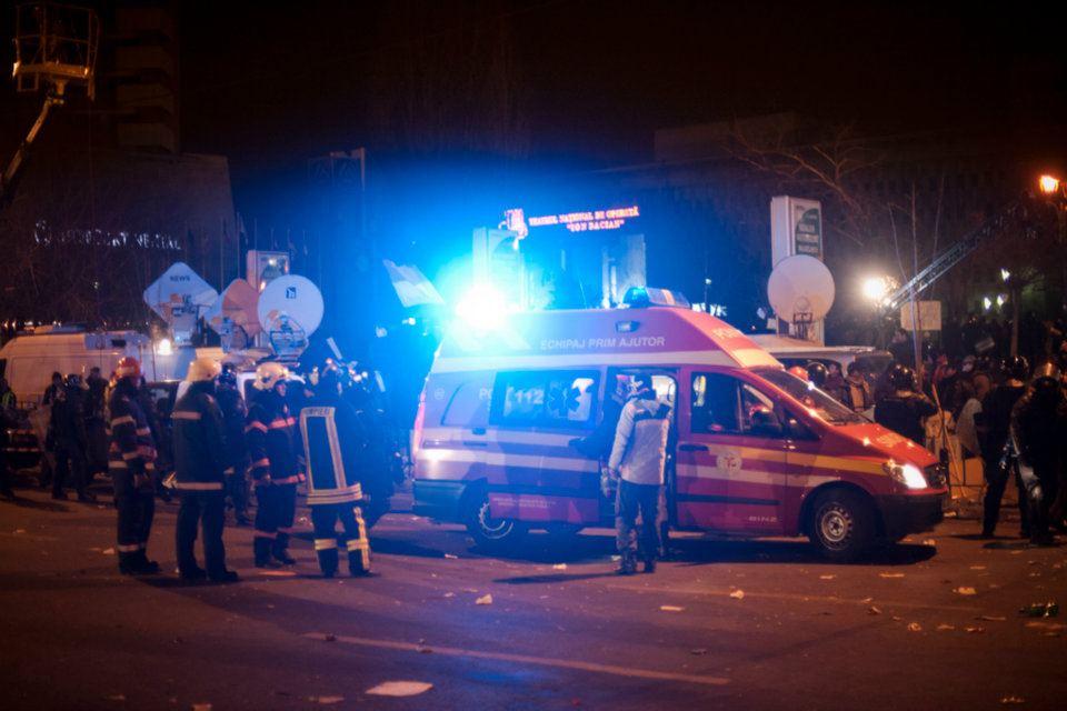 Românii strigă, dar Băsescu nu-i aude. A şaptea zi de proteste în Bucureşti. Fotografii inedite cu violenţele din Capitală  126956