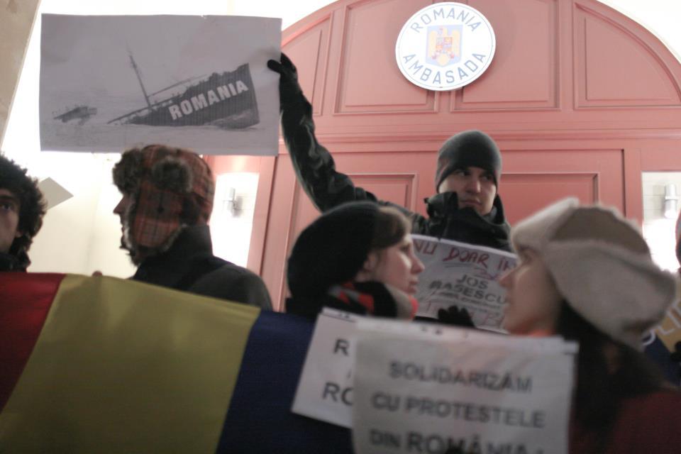 Va rugăm să ne scuzaţi, nu trimitem cât furaţi. Vezi mesajele românilor din diaspora pentru guvernanţi 127244