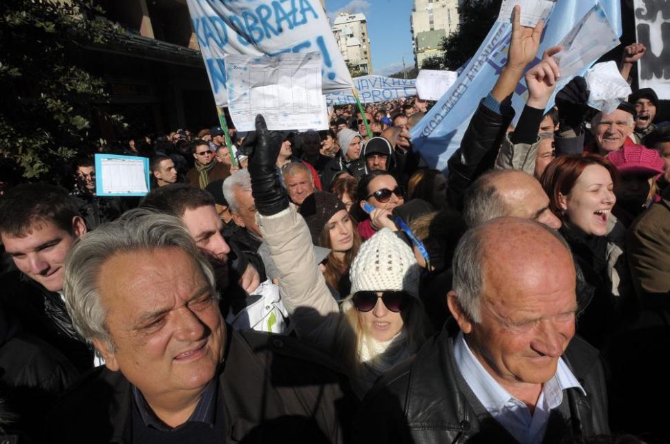 Circa 5.000 de oameni au protestat la Muntenegru, împotriva &quot;guvernului magnaţilor&quot; 127287