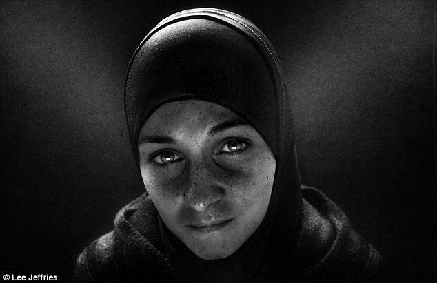 Chipul care a cutremurat lumea. Imaginile care au reuşit să dea o definiţie tristeţii 127377