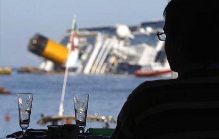 Gesturile care au INDIGNAT o lume întreagă! Enorma „balenă eşuată” atrage turiştii 127409