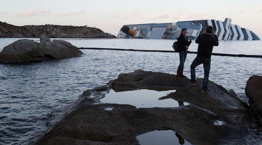 Gesturile care au INDIGNAT o lume întreagă! Enorma „balenă eşuată” atrage turiştii 127410