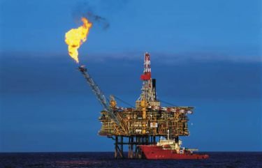 Preţul petrolului a explodat, după ce UE a impus un embargo fără precedent Iranului