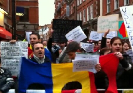Românii din Londra, în stradă în semn de solidaritate cu protestatarii de acasă