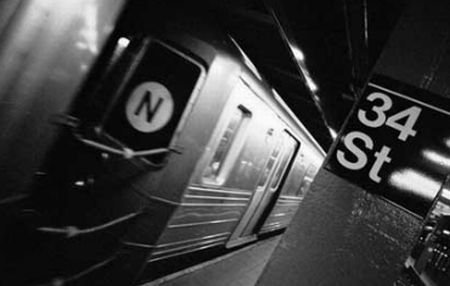 BLESTEMUL de la metroul din New York. Patru morţi, în mai puţin de 24 de ore