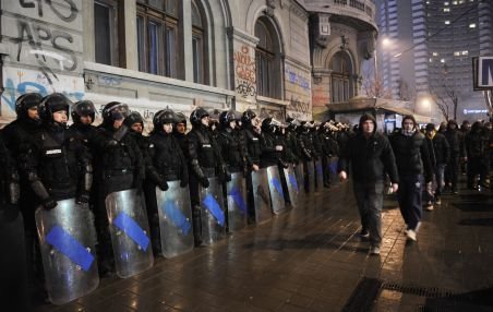 Protestele au continuat în Piaţa Universităţii din Bucureşti, în a 13-a zi consecutiv