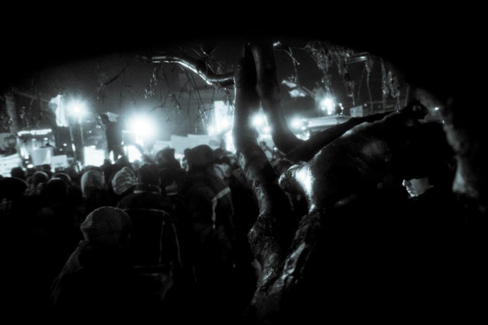 Să mai zică cineva că românii sunt inculţi, „ciumpalaci” şi „viermi”! Mesaje inteligente, la protestele din Piaţa Universităţii 127905