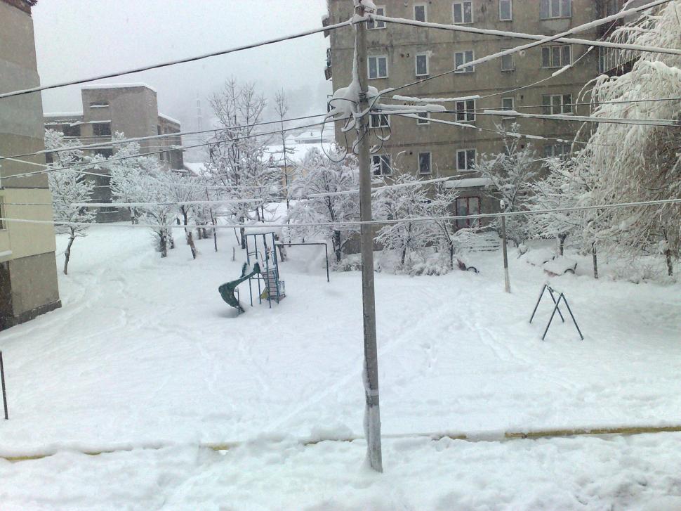 "NIMENI nu vine să ne scape. Stăm aici de 15 ore!", mesaje disperate trimise de utilizatorii www.antena3.ro 128117