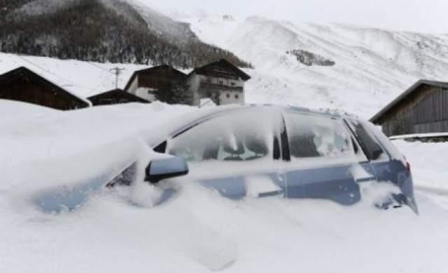 Peste 1.000 de maşini, blocate în zăpadă. Cod portocaliu de ninsoare şi viscol în Constanţa şi Tulcea 127992