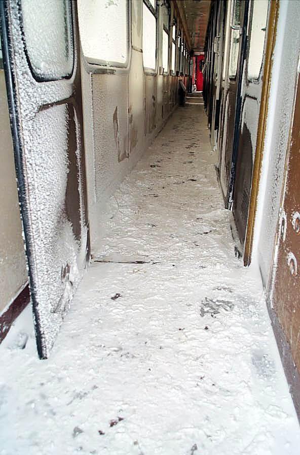 Peste 1.000 de maşini, blocate în zăpadă. Cod portocaliu de ninsoare şi viscol în Constanţa şi Tulcea 128039