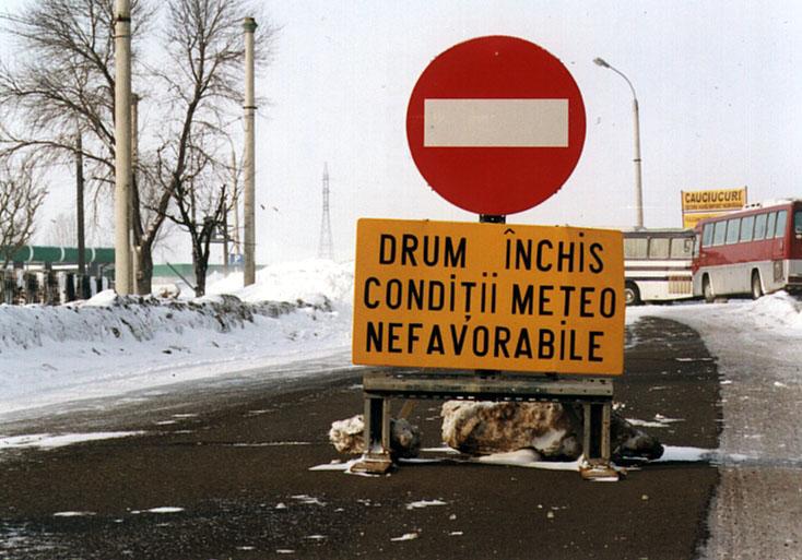 Peste 1.000 de maşini, blocate în zăpadă. Cod portocaliu de ninsoare şi viscol în Constanţa şi Tulcea 128040