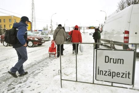 Traficul a fost închis pe toate drumurile naţionale din Constanţa şi Tulcea