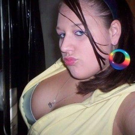 Blonde, bronzate, rujate şi îmbrăcate în roz. Piţipoancele s-au mutat de pe Hi5 pe Facebook 128235