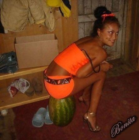 Blonde, bronzate, rujate şi îmbrăcate în roz. Piţipoancele s-au mutat de pe Hi5 pe Facebook 128246