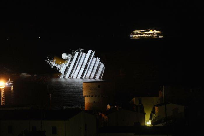 DISPERAREA, surprinsă în imagini. Fotografii impresionante cu evacuarea vasului Concordia 128292