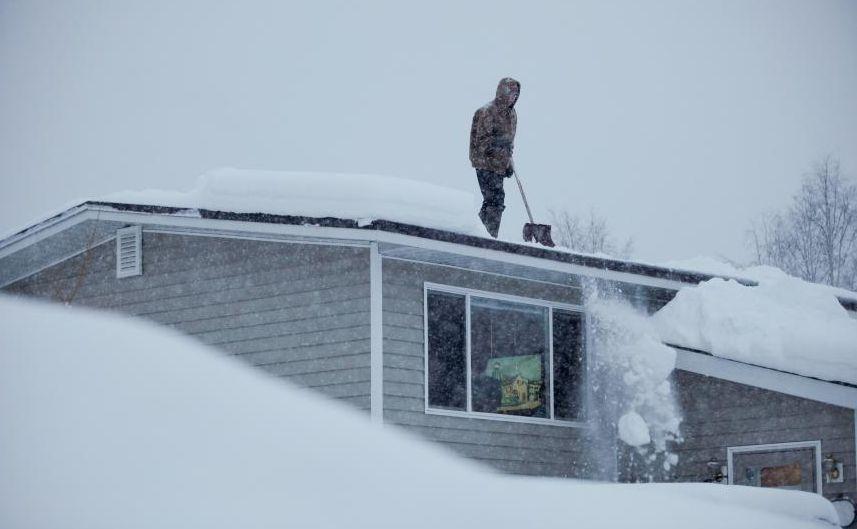 Iarna aruncă Europa de Est în HAOS. Tragedii în lanţ, din cauza ninsorii şi a viscolului 128249