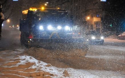 Zăpada, îndepărtată din mila “regilor asfaltului&quot;. Un apropiat al PDL primeşte 37% din bugetul pentru deszăpezire
