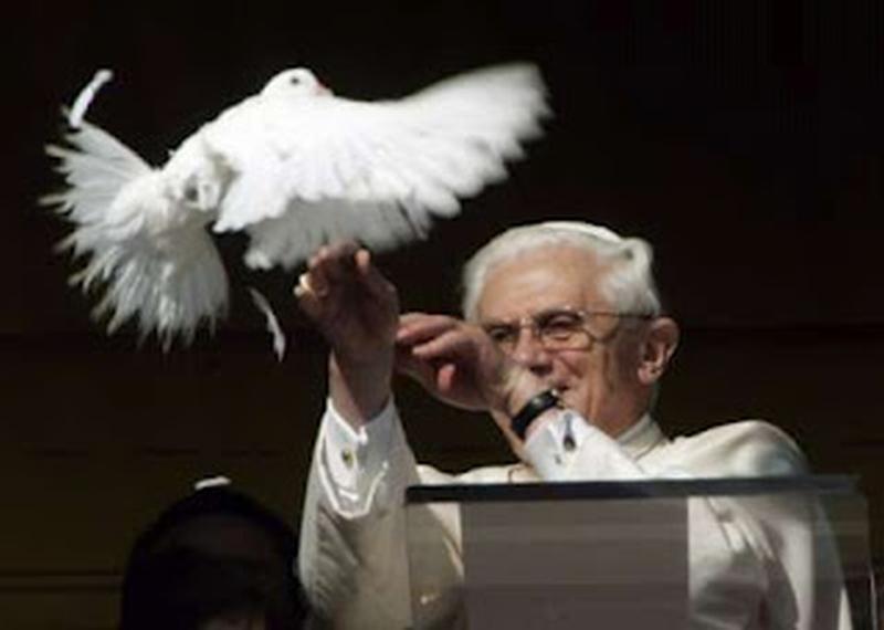 &quot;Vor să rămână în casa Papei!&quot; Vezi ce l-a amuzat pe Suveranul Pontif la final de rugăciune 128633