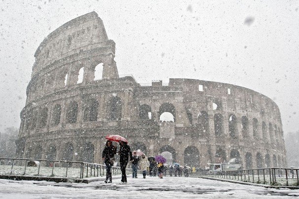 Italia, lovită de ninsori. Trafic feroviar perturbat şi şcoli închise în cea mai friguroasă iarnă din ultimii 27 de ani