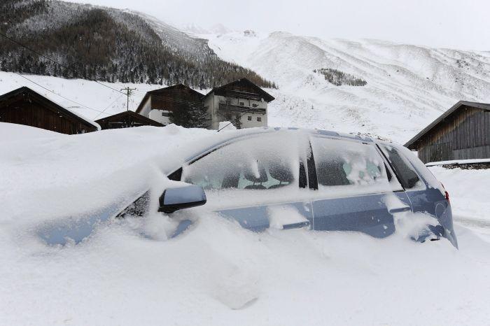 SE ÎNTORC NINSORILE! După ce a DEGERAT  la -31 de grade, România este invadată din nou de ZĂPADĂ. Vezi câte victime a făcut gerul 128987