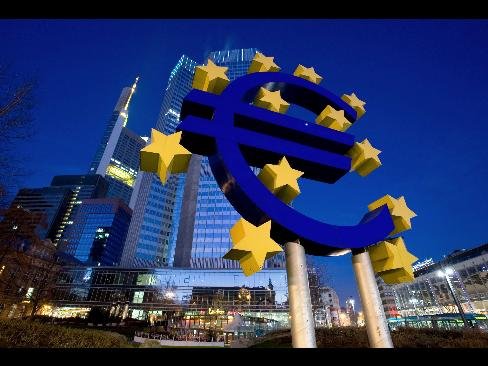 Banca Centrală Europeană acuză agenţiile de rating de alimentarea crizei