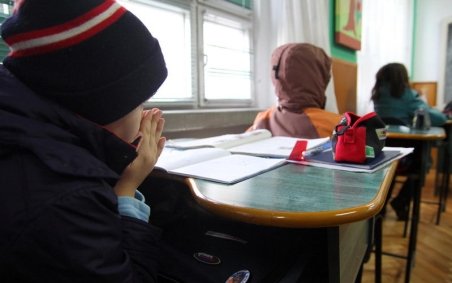 Gerul a închis 180 de şcoli în toată ţara. Cele mai afectate judeţe - Alba, Botoşani şi Constanţa