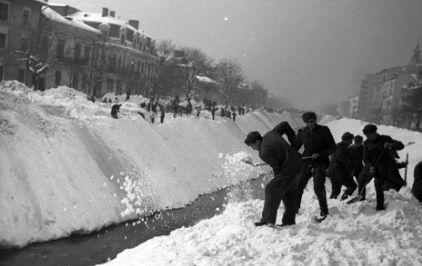 URGIA din 1954. Video cu DEZASTRUL provocat de zăpadă şi viscol 129359