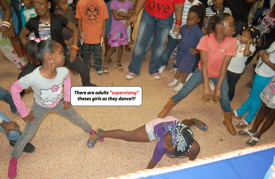 Viitorul nostru, din ce în ce mai sumbru. Dansuri pline de SEXUALITATE la grădiniţă, sub ochii educatoarelor 129322