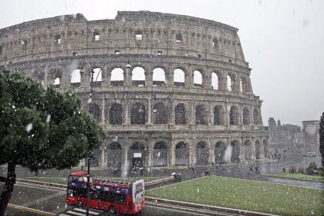 Roma, paralizată de ninsori. Cinci oameni au murit
