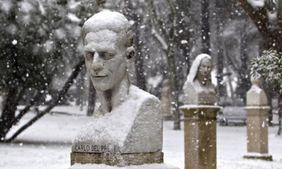 Roma, paralizată de ninsori. Cinci oameni au murit 129538