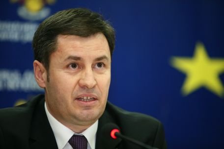 Traian Igaş, ministru al limbii române: Nicio localitate nu este VĂDITĂ de energie electrică