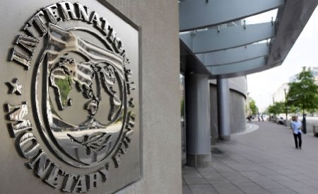 FMI a revizuit în scădere prognoza de creştere economică pentru România în 2012 