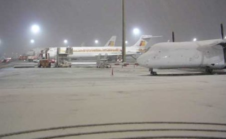 Aeroportul din Iaşi este închis din cauza condiţiilor meteo