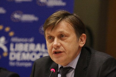 Crin Antonescu: USL va vota împotriva Guvernului propus de Băsescu. Soluţia nu este cârpeala! 