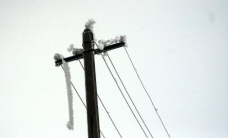Aproape 140 de localităţi din Ilfov şi Giurgiu au rămas fără energie electrică din cauza ninsorii şi a viscolului