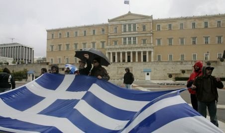 Grecia trebuie să reducă cheltuielile cu 3,2 miliarde euro în 2012