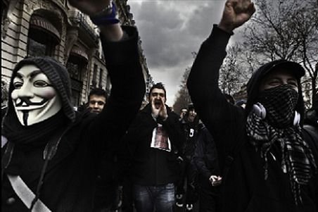 Polonia își cere scuze pentru semnarea ACTA. Toată Europa se pregătește de proteste