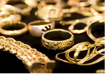 load idea routine Sibiu: 15 traficanţi de bijuterii de aur, cercetaţi de procurorii DIICOT