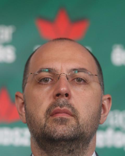 Cine sunt miniştrii Cabinetului Ungureanu. Sunt tineri, necunoscuţi, dar promit să schimbe ţara. Vezi portretele lor 130121