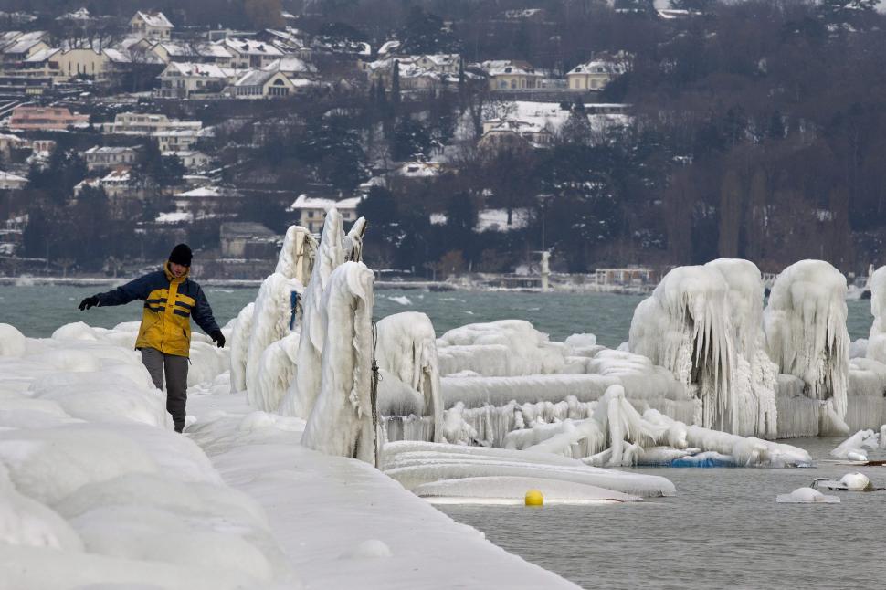 Europa moare de frig: 480 de morţi în 10 zile. Cele mai multe victime, în estul continentului şi Italia 130203