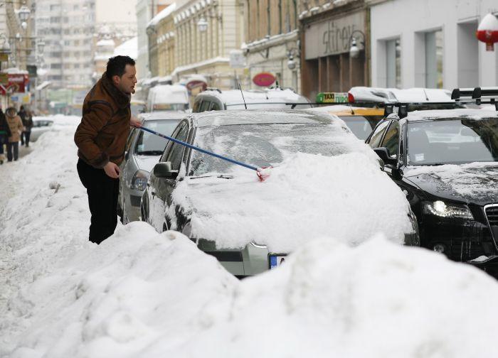 GERUL şi VISCOLUL blochează România. Vezi LISTA COMPLETĂ a drumurilor închise şi prognoza meteo 130170
