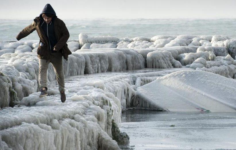 MARELE ÎNGHEŢ a pus stăpânire pe Europa. Gerul ucide europenii pe capete. Un om al străzii de origine română a murit în Italia 130049