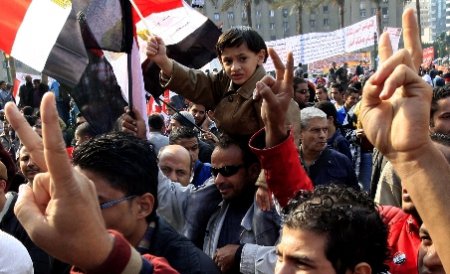 Egiptenii marchează un an de la înlăturarea lui Hosni Mubarak