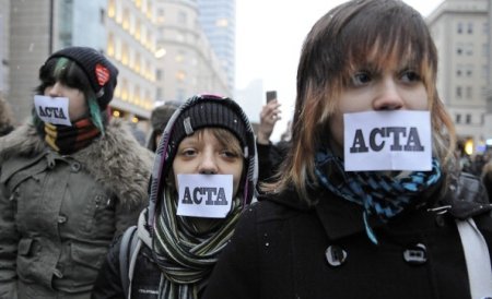 Peste 70.000 de români vor ieşi în stradă să protesteze faţă de ACTA