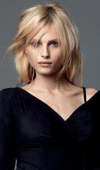 „Dragostea nu are limite”. Povestea frumuseţii androgine care a cucerit lumea modei 130521