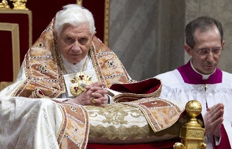 Papa Benedict va muri asasinat într-un an, din cauza unei lupte pentru putere la Vatican