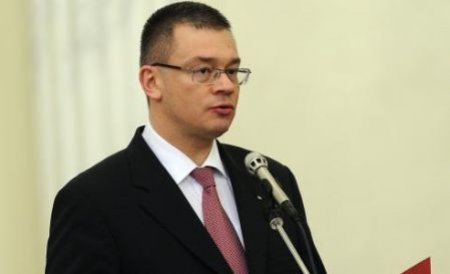 Mihai Răzvan Ungureanu, despre deszăpeziri: Nu putem plăti lenea la nesfârşit 